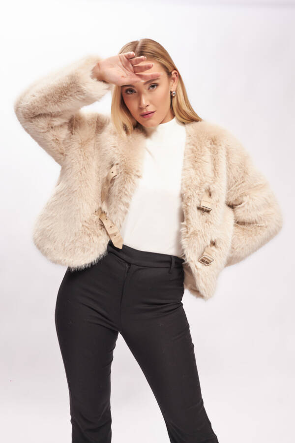⁦سترة نسائية من الفرو⁩ - الصورة ⁦3⁩