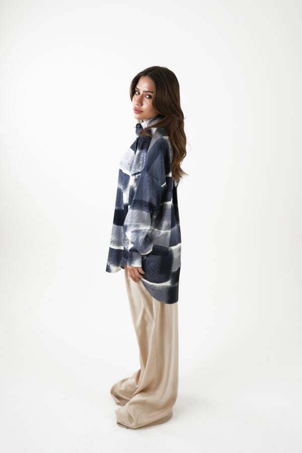⁦Women’s shirt⁩ - الصورة ⁦3⁩