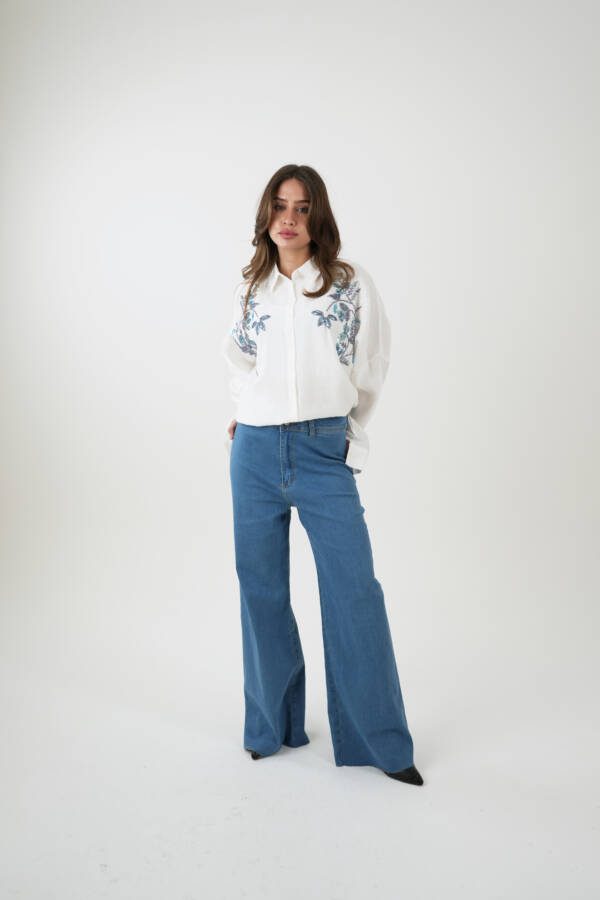 ⁦Women’s shirt⁩ - الصورة ⁦2⁩